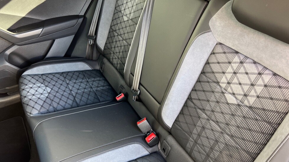 Used Volkswagen T-Roc 2023 for sale - 76079135: Photo 23