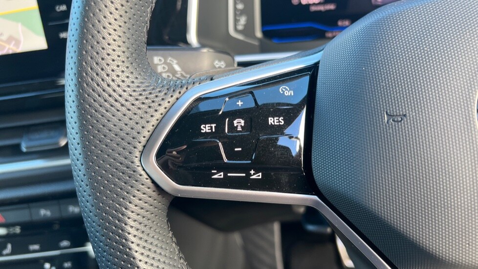 Used Volkswagen T-Roc 2023 for sale - 76079135: Photo 38