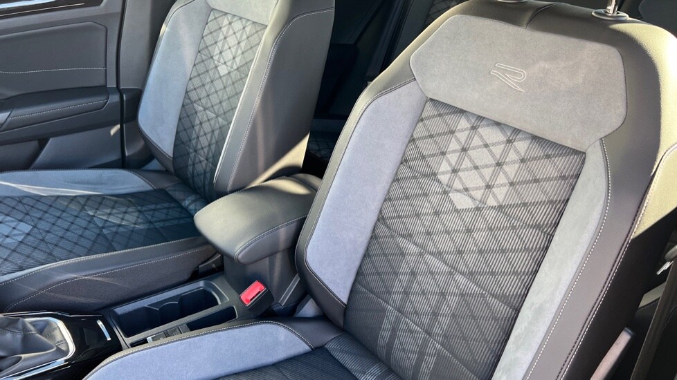 Used Volkswagen T-Roc 2023 for sale - 76079135: Photo 45