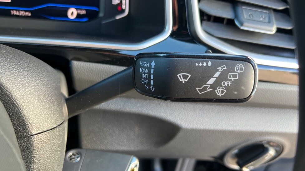 Used Volkswagen T-Roc 2023 for sale - 76079135: Photo 48