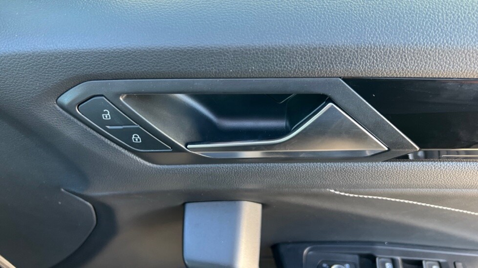 Used Volkswagen T-Roc 2023 for sale - 76079135: Photo 52