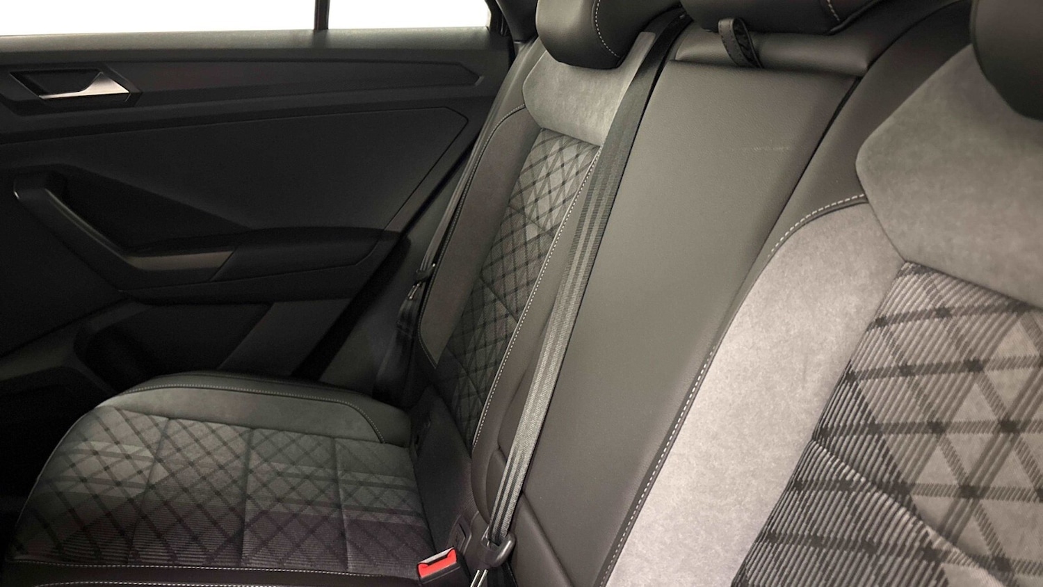 Used Volkswagen T-Roc 2023 for sale - 76079135: Photo 7