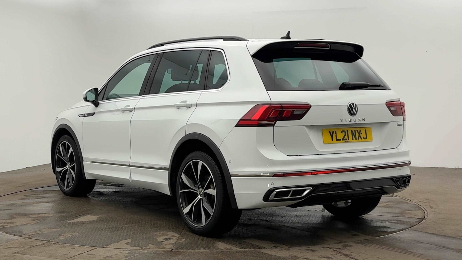 Used Volkswagen Tiguan 2021 for sale - 76180208: Photo 4