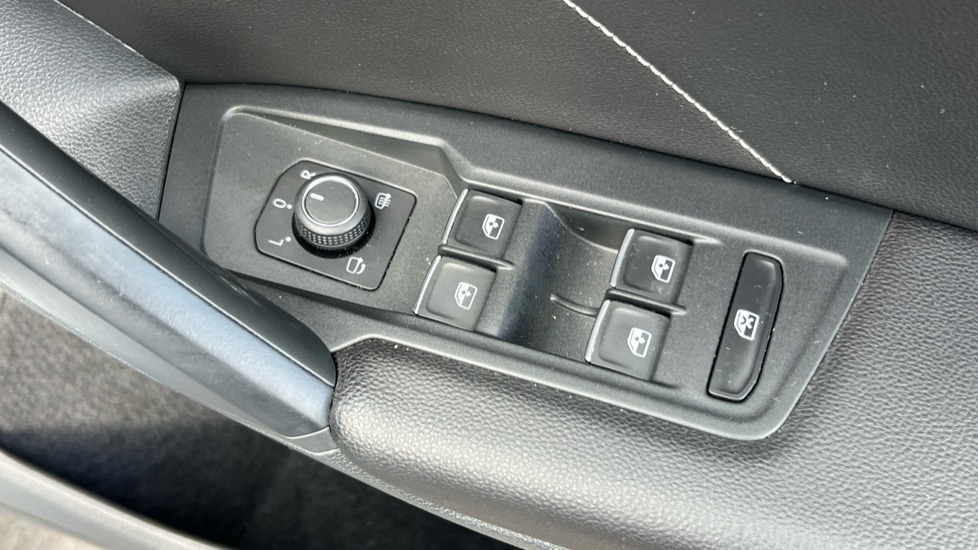 Used Volkswagen Tiguan 2021 for sale - 76180208: Photo 41