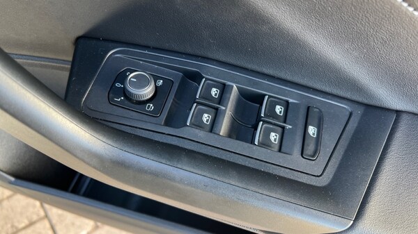 Used Volkswagen T-Roc 2022 for sale - 76332293: Photo 41