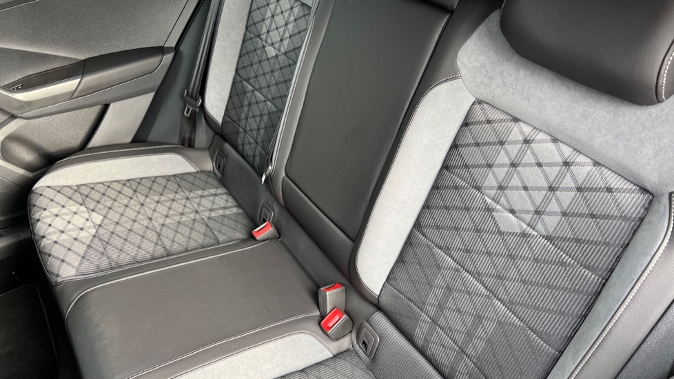 Used Volkswagen T-Roc 2025 for sale - 76760715: Photo 15