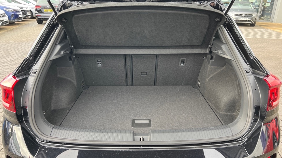 Used Volkswagen T-Roc 2025 for sale - 76760715: Photo 16