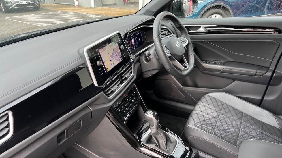 Used Volkswagen T-Roc 2025 for sale - 76760715: Photo 2