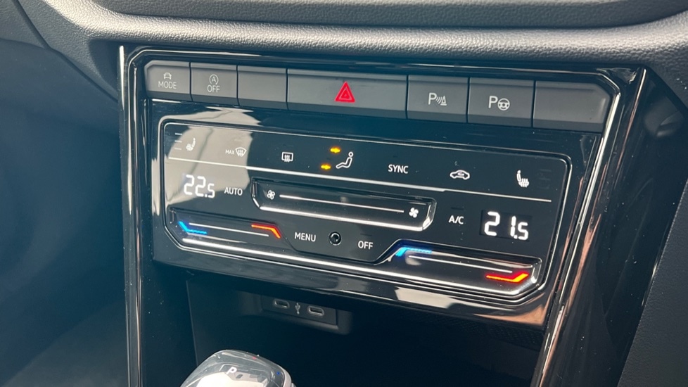 Used Volkswagen T-Roc 2025 for sale - 76760715: Photo 29