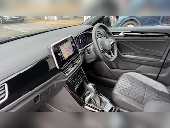 Used Volkswagen T-Roc 2025 for sale - 76760715: Photo