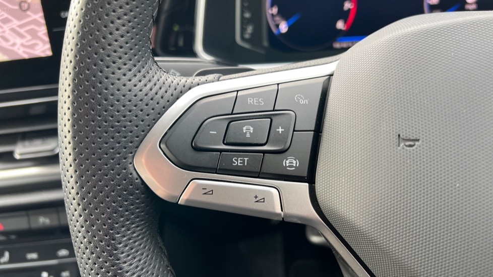 Used Volkswagen T-Roc 2025 for sale - 76760715: Photo 30