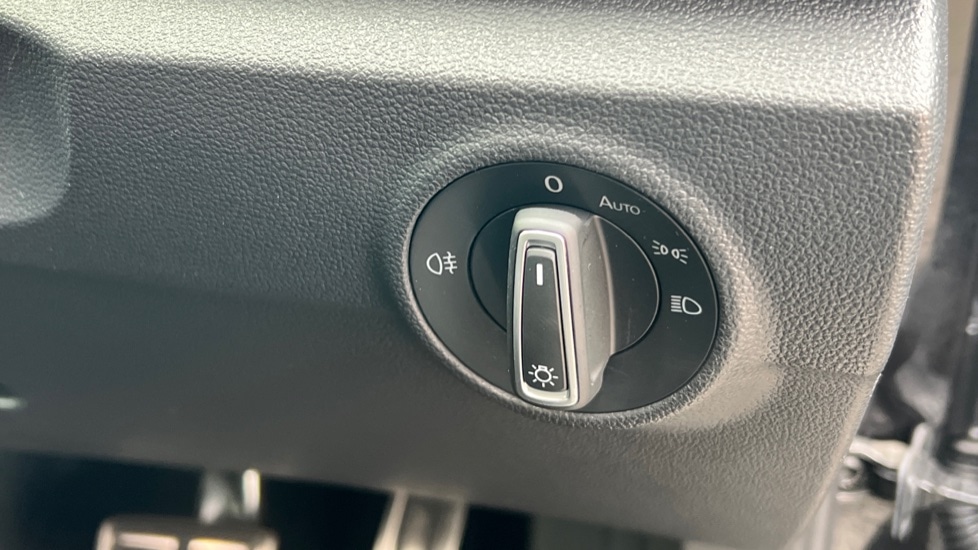 Used Volkswagen T-Roc 2025 for sale - 76760715: Photo 32