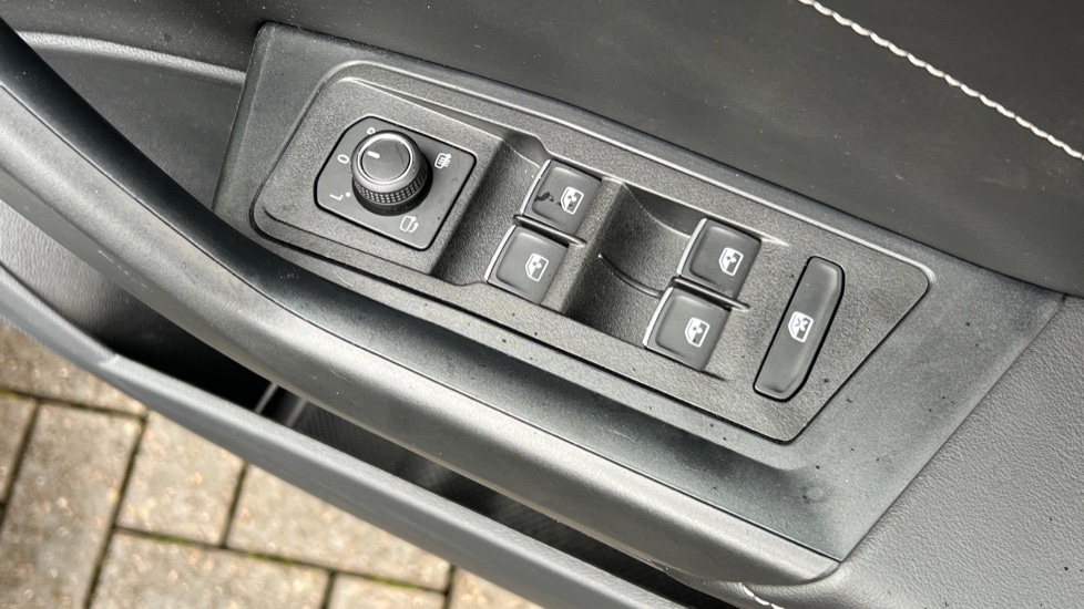 Used Volkswagen T-Roc 2025 for sale - 76760715: Photo 33