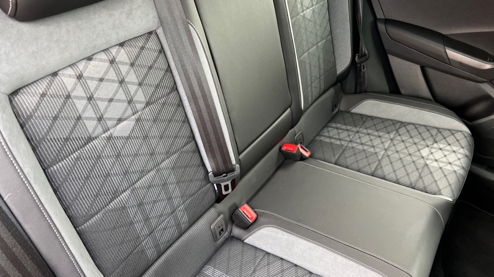 Used Volkswagen T-Roc 2025 for sale - 76760715: Photo 38