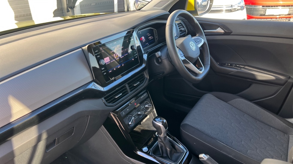 Used Volkswagen T-Cross 2025 for sale - 76937472: Photo 2