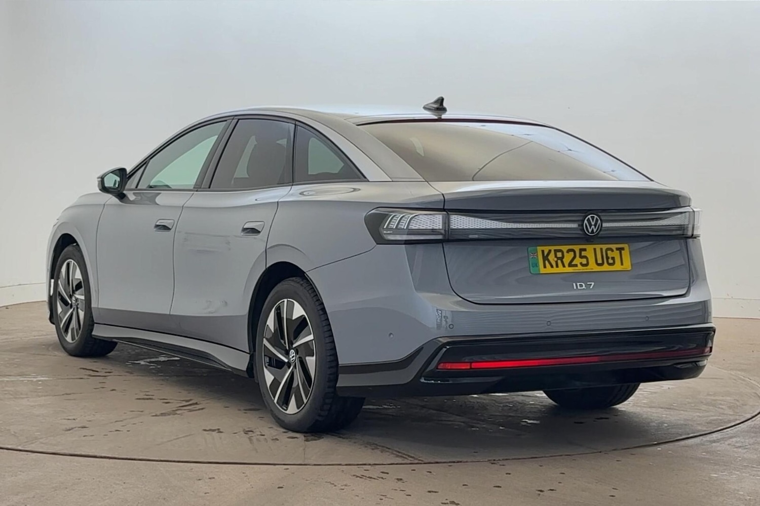 Used Volkswagen ID.7 2025 for sale - 76842059: Photo 3