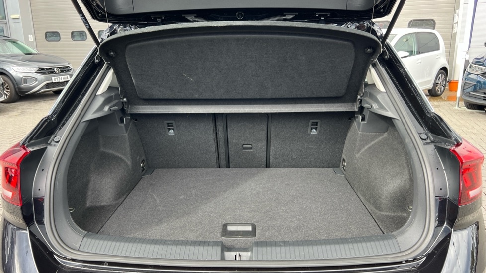 Used Volkswagen T-Roc 2024 for sale - 76190978: Photo 16