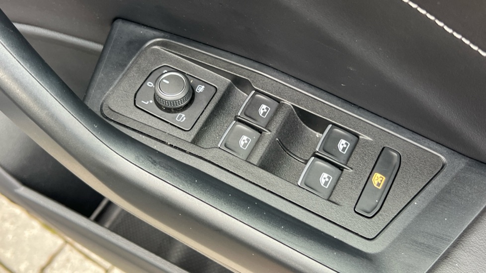 Used Volkswagen T-Roc 2024 for sale - 76190978: Photo 33