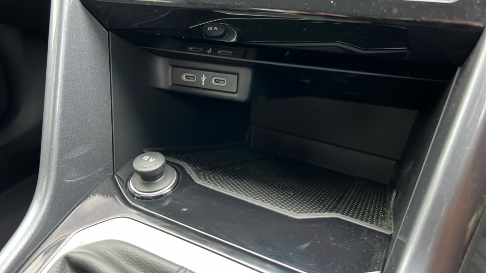 Used Volkswagen T-Roc 2024 for sale - 76190978: Photo 35