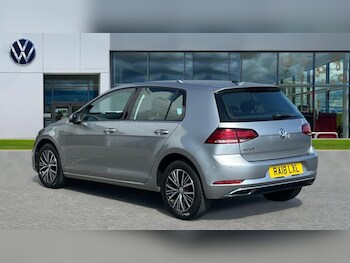Used Volkswagen Golf 2018 for sale - 75902116: Photo
