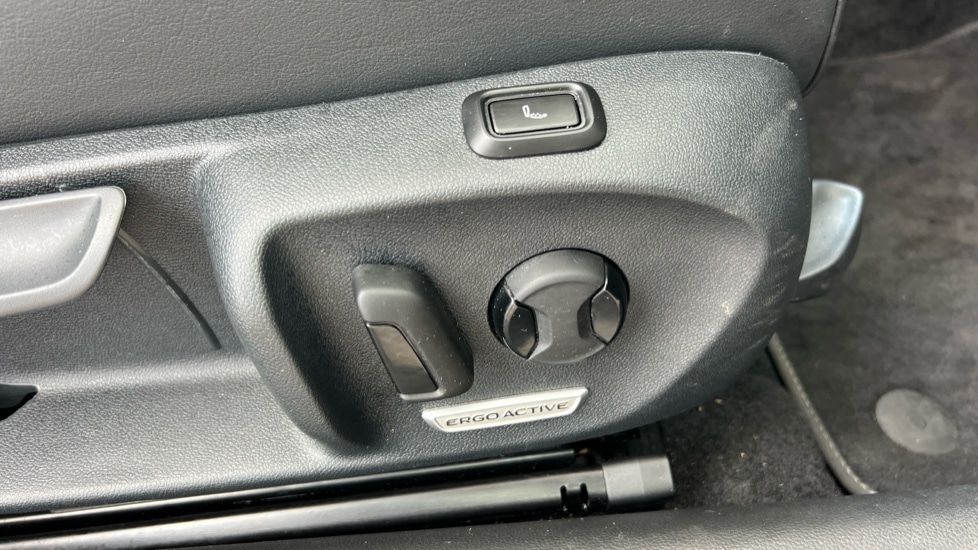 Used Volkswagen Passat 2025 for sale - 76191191: Photo 35