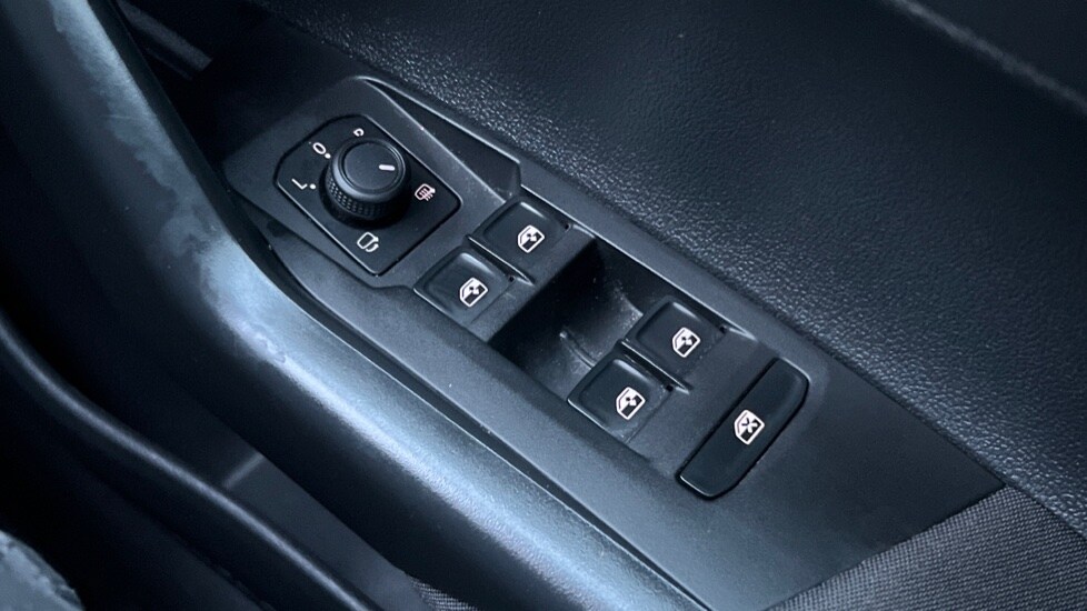 Used Volkswagen Polo 2023 for sale - 77042904: Photo 33