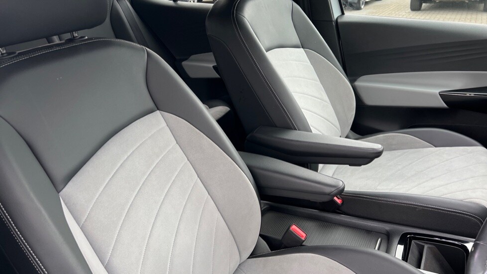 Used Volkswagen ID.3 2023 for sale - 76597921: Photo 44