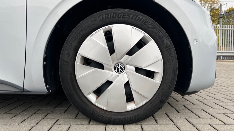 Used Volkswagen ID.3 2023 for sale - 76597921: Photo 9