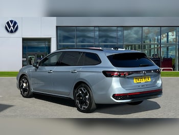 Used Volkswagen Passat 2025 for sale - 75439491: Photo