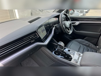 Used Volkswagen Touareg 2022 for sale - 75439468: Photo