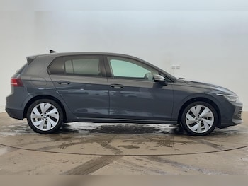 Used Volkswagen Golf 2024 for sale - 76452157: Photo