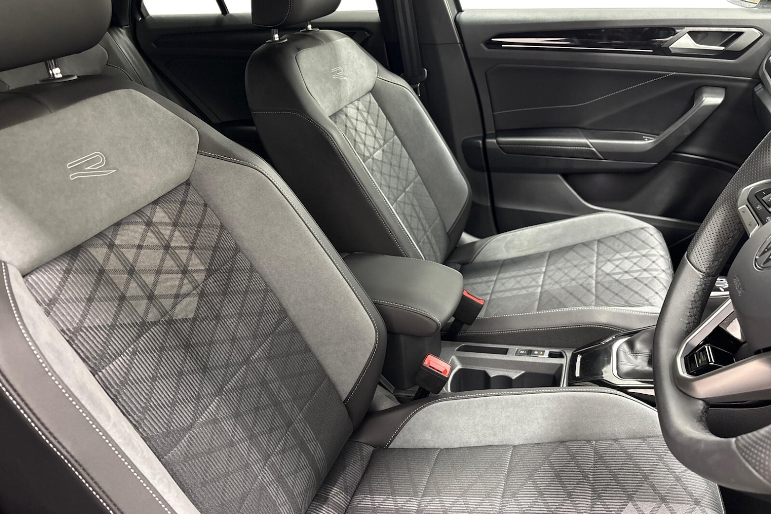 Used Volkswagen T-Roc 2025 for sale - 76842048: Photo 10