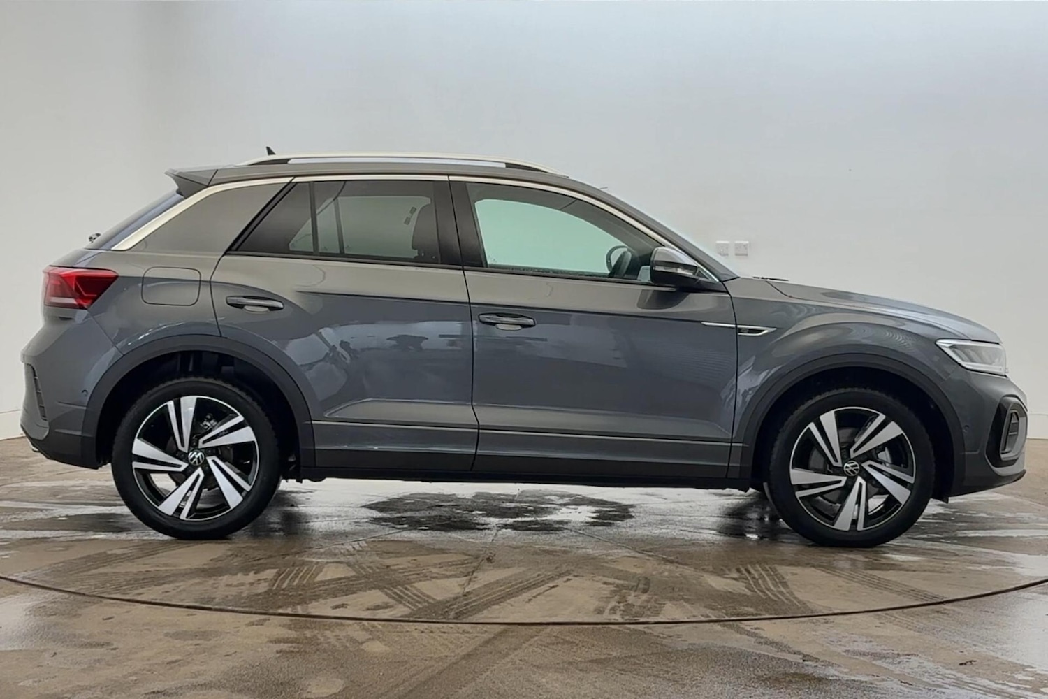 Used Volkswagen T-Roc 2025 for sale - 76842048: Photo 4