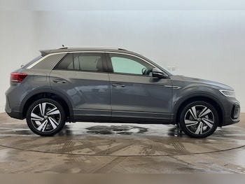 Used Volkswagen T-Roc 2025 for sale - 76842048: Photo