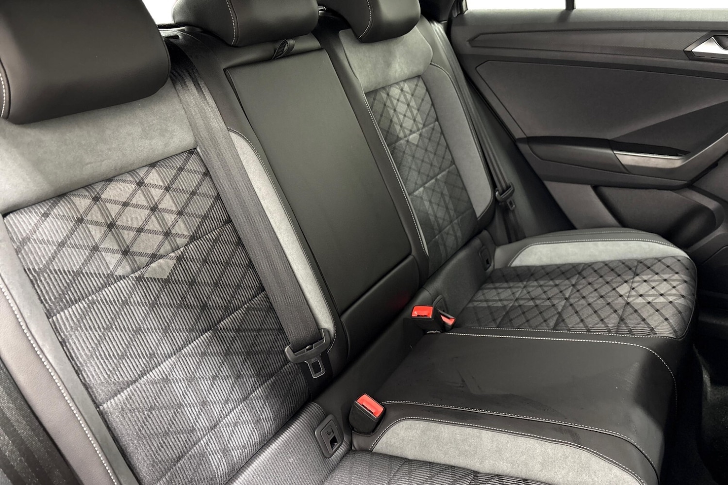 Used Volkswagen T-Roc 2025 for sale - 76842048: Photo 9