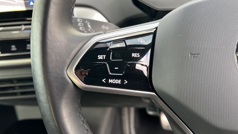 Used Volkswagen ID.4 2023 for sale - 76533842: Photo 38