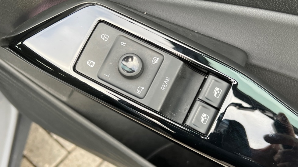 Used Volkswagen ID.4 2023 for sale - 76533842: Photo 41