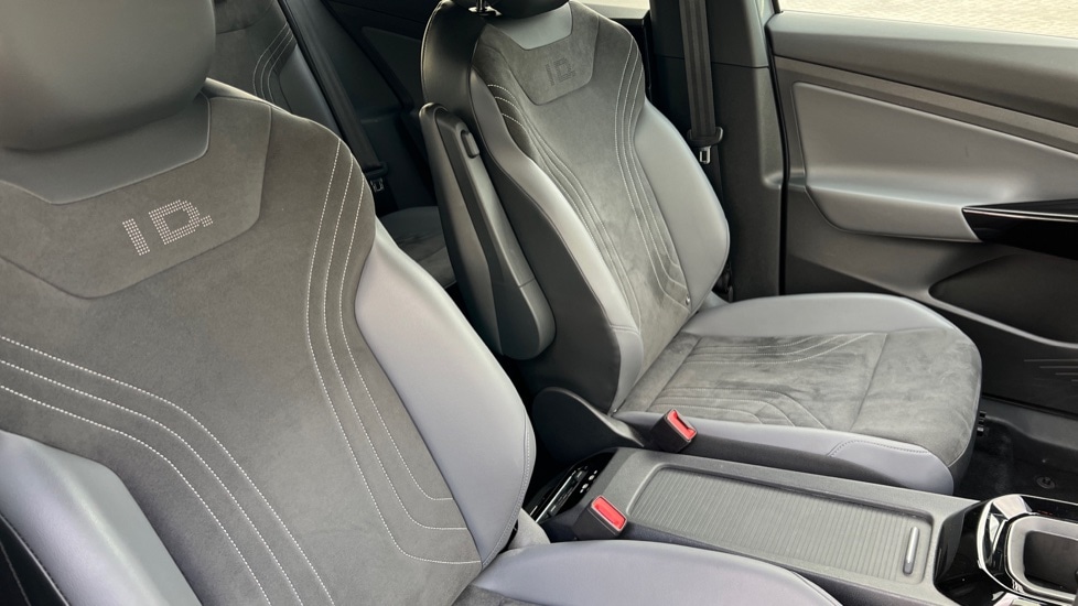 Used Volkswagen ID.4 2023 for sale - 76533842: Photo 44