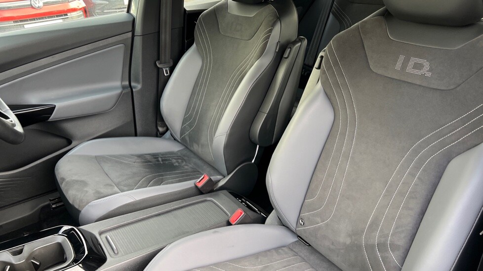 Used Volkswagen ID.4 2023 for sale - 76533842: Photo 45