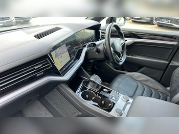 Used Volkswagen Touareg 2022 for sale - 75565382: Photo