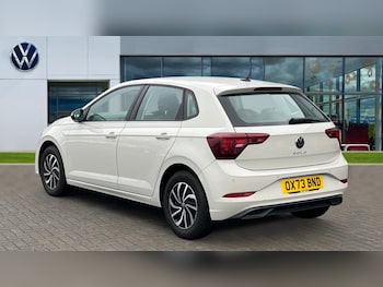 Used Volkswagen Polo 2024 for sale - 76842188: Photo