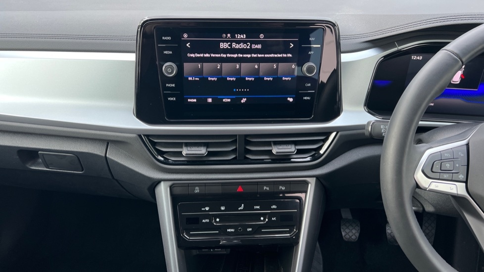 Used Volkswagen T-Roc 2025 for sale - 76928048: Photo 13