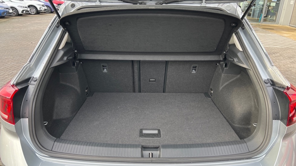 Used Volkswagen T-Roc 2025 for sale - 76928048: Photo 16