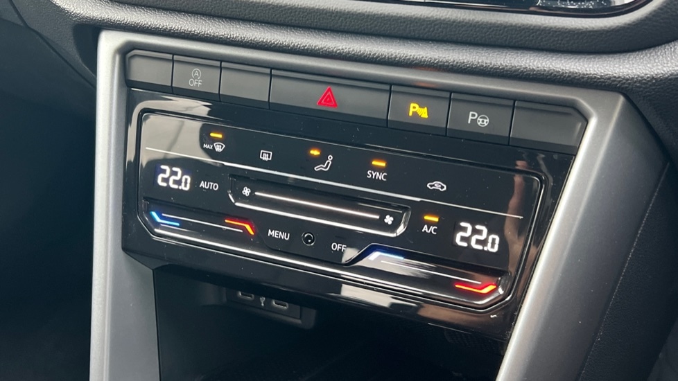 Used Volkswagen T-Roc 2025 for sale - 76928048: Photo 29