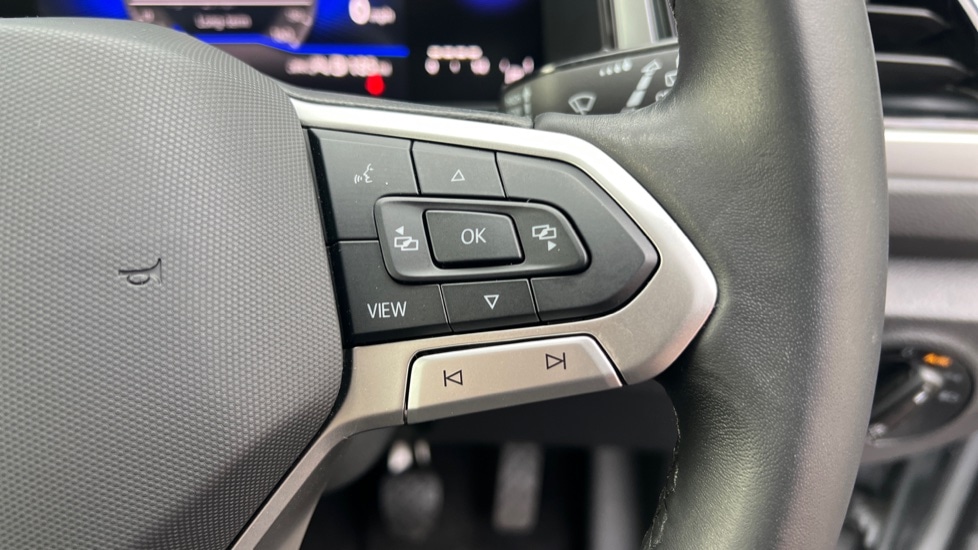 Used Volkswagen T-Roc 2025 for sale - 76928048: Photo 31