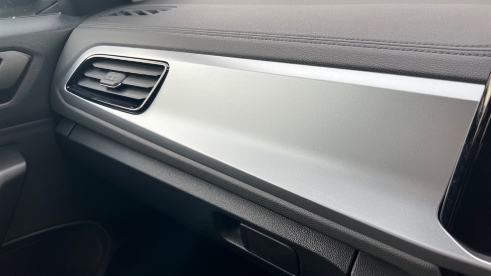 Used Volkswagen T-Roc 2025 for sale - 76928048: Photo 41