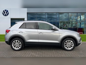 Used Volkswagen T-Roc 2025 for sale - 76928048: Photo