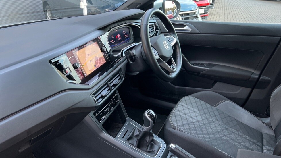 Used Volkswagen Taigo 2024 for sale - 76452132: Photo 2