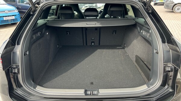 Used Volkswagen Passat 2025 for sale - 76312056: Photo 16