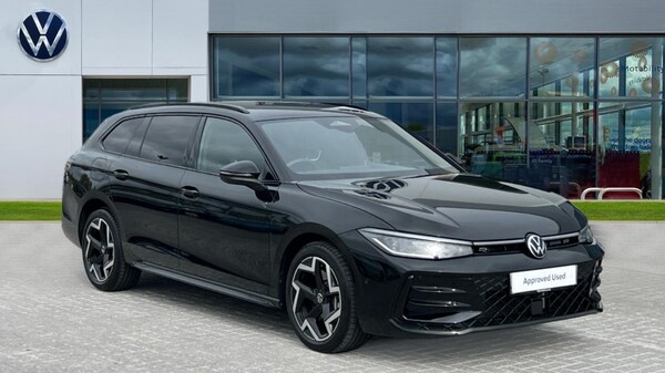 Used Volkswagen Passat 2025 for sale - 76312056: Photo 1